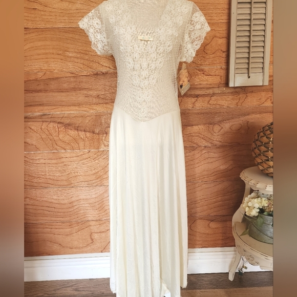 Vintage Val Mode Nightgown with tags - Picture 2 of 9